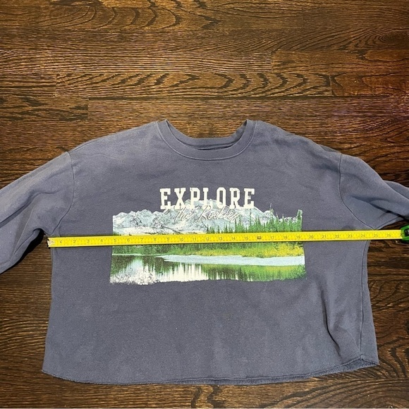 Women’s | Grayson Threads Explore The Rockies Crop Top Sweatshirt | Medium - Picture 8 of 9